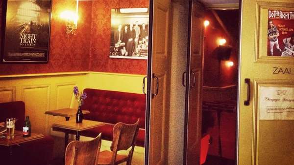 Cafe/lobby at the De Uitkijk.